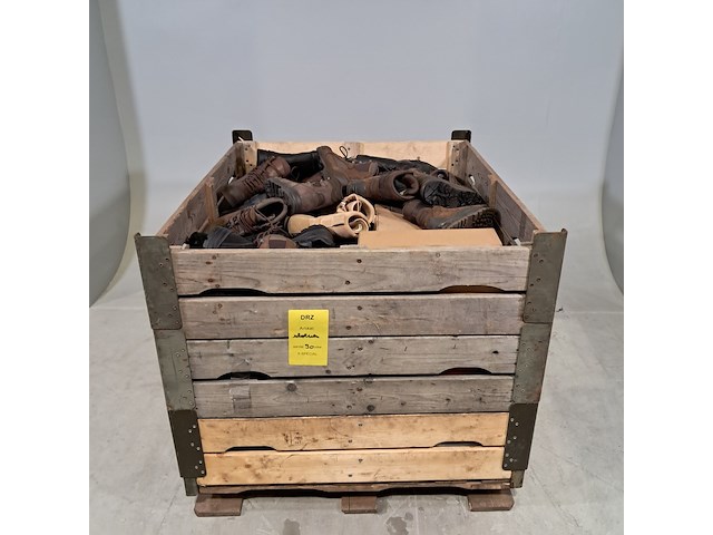 Ca. 90x paar diverse schoenen, o.a. haix, neskrid en meindl - afbeelding 1 van  8