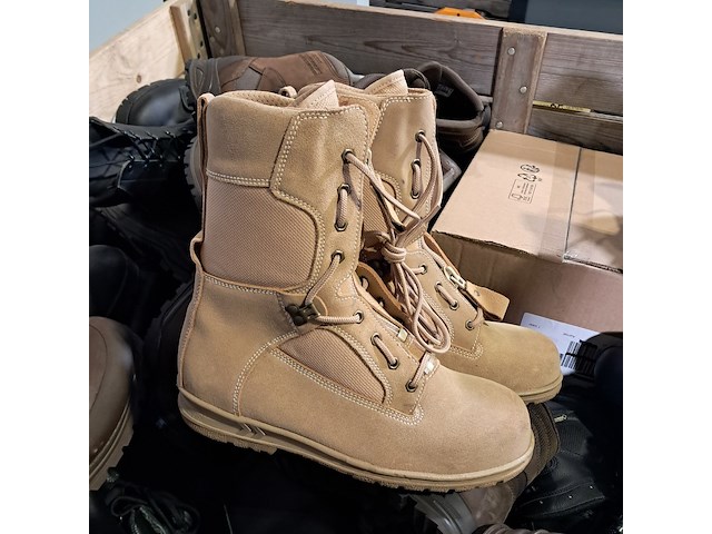 Ca. 90x paar diverse schoenen, o.a. haix, neskrid en meindl - afbeelding 5 van  8