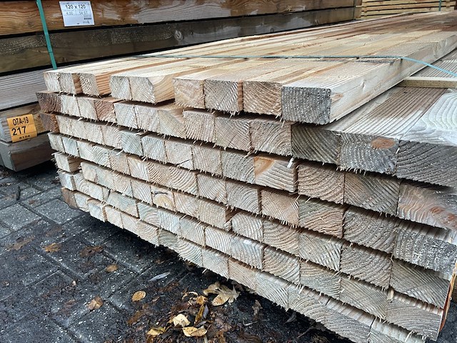 Ca. 92x douglas regels fijnbezaagd, 50x75mm, lengte 400cm - afbeelding 3 van  3