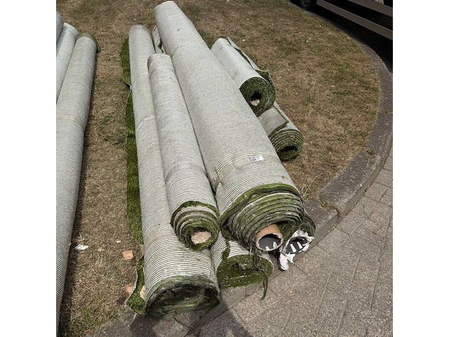 Ca. 93m2 kunstgras, 24 mm hoog, groen - afbeelding 3 van  3