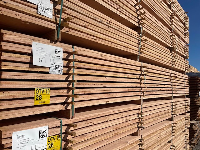 Ca. 94x douglas planken fijnbezaagd, 18x200mm, lengte 400cm - afbeelding 4 van  4