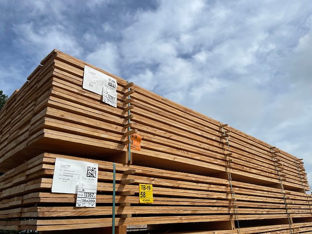 Ca. 94x douglas planken fijnbezaagd, 18x200mm, lengte 400cm - afbeelding 4 van  4