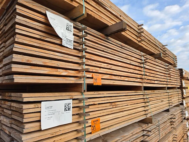Ca. 94x douglas planken fijnbezaagd, 18x200mm, lengte 400cm - afbeelding 4 van  4
