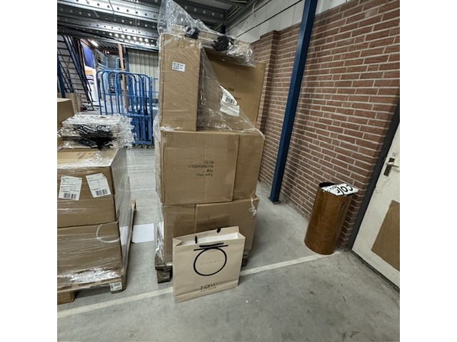 Ca. 950x draagtas raw interiors - afbeelding 1 van  3