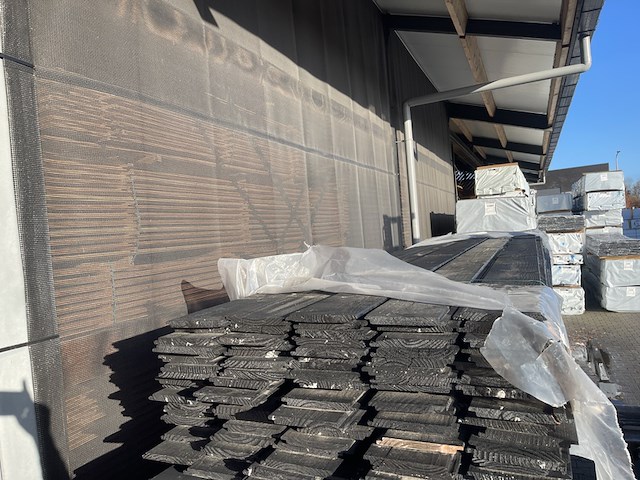 Ca. 95x douglas wisselsponning/halfhoutsrabat zwart gecoat, 18x190mm, lengte 500cm - afbeelding 1 van  3