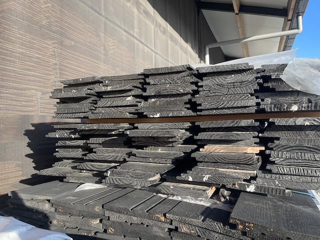 Ca. 95x douglas wisselsponning/halfhoutsrabat zwart gecoat, 18x190mm, lengte 500cm - afbeelding 3 van  3