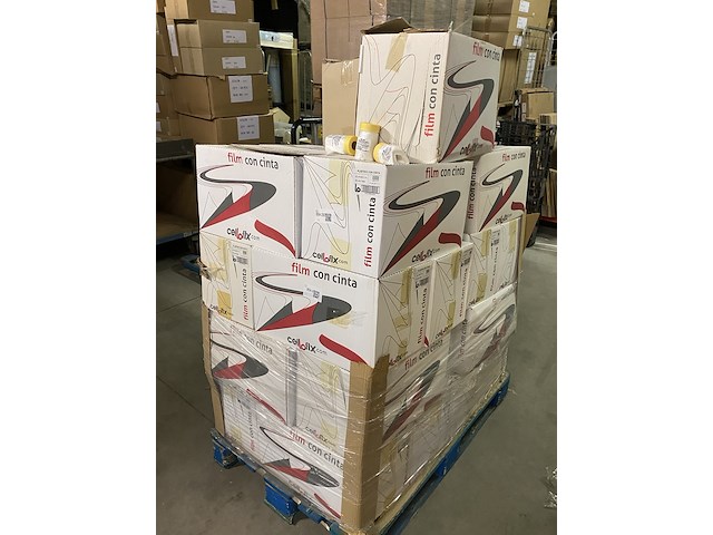 Ca. 960x rollen afdekfolie met masking tape - afbeelding 1 van  6