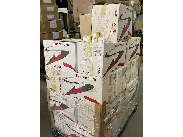 Ca. 960x rollen afdekfolie met masking tape - afbeelding 1 van  4