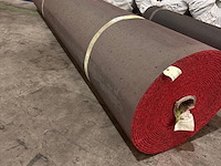 Ca. 96m2 kunstgras, 10 mm hoog, rood - afbeelding 2 van  2