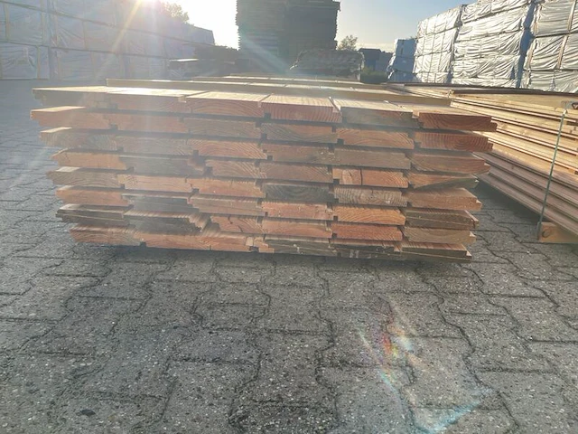 Ca. 96x douglas zweeds rabat, 26x190mm, lengte 400cm - afbeelding 2 van  3