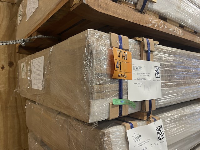 Ca. 96x guyana teak dekdelen gevingerlast, 21x120mm, lengte 400cm - afbeelding 4 van  4