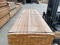 Ca. 96x guyana teak planken fijnbezaagd, 31x80mm, lengte 305cm