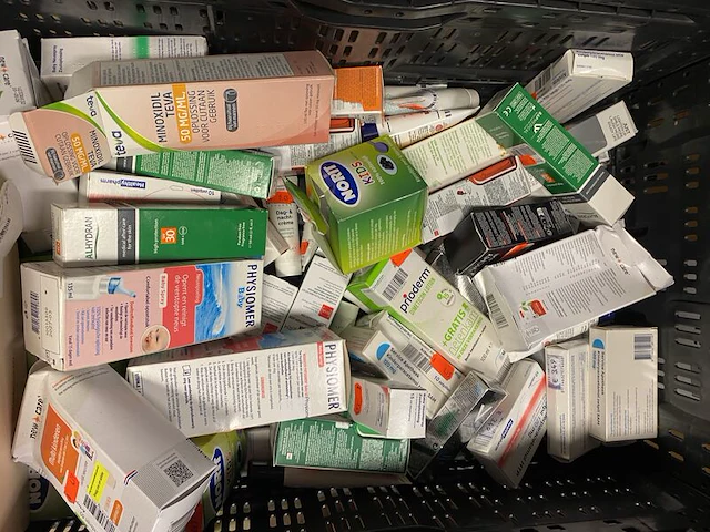 Ca. 96x persoonlijke verzorging, new care, ace, halita etc. - afbeelding 1 van  2