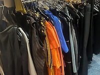 Ca. 98x donkere kleding - afbeelding 1 van  4