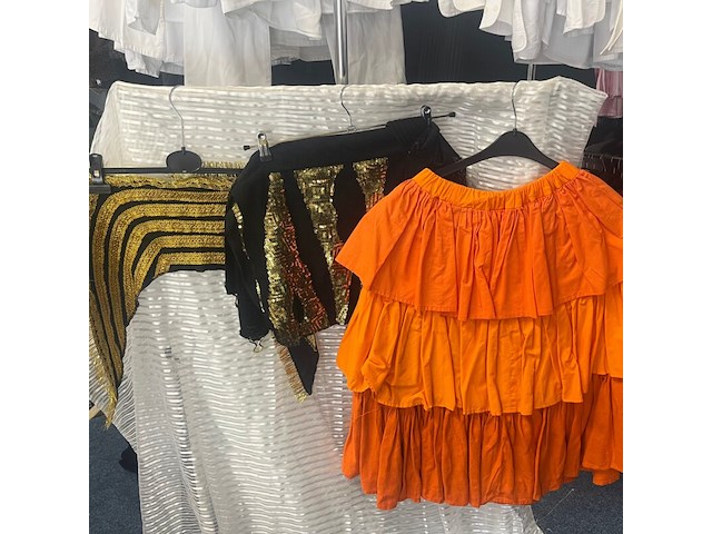 Ca. 98x donkere kleding - afbeelding 3 van  4