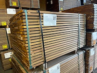Ca. 99x guyana ipé planken geschaafd, 25x90mm, lengte 490cm - afbeelding 2 van  4