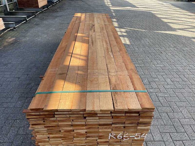 Ca. 99x guyana teak beschoeiingsplanken, 20x100mm, lengte 400cm - afbeelding 1 van  4