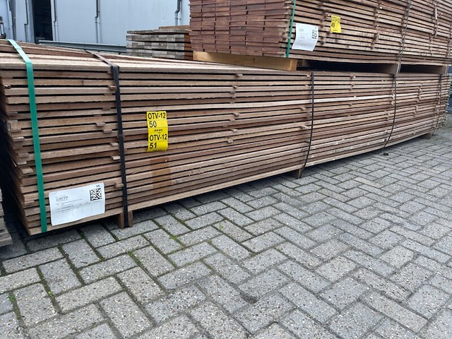 Ca. 99x guyana teak beschoeiingsplanken, 20x100mm, lengte 450cm - afbeelding 4 van  4