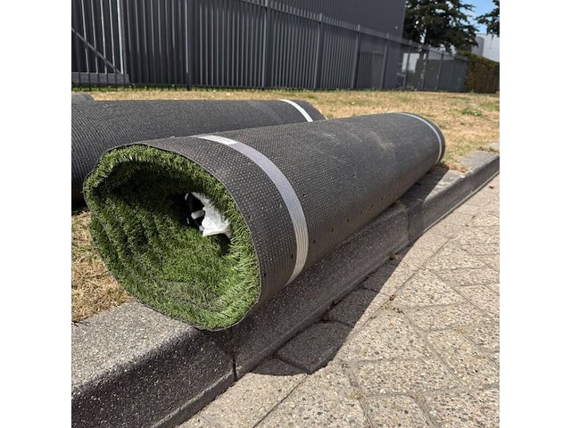 Ca. 9m2 kunstgras, 30 mm hoog, groen - afbeelding 3 van  3