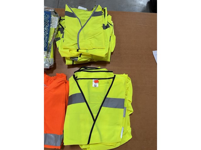 Ca.188x diverse werkkleding - afbeelding 2 van  23