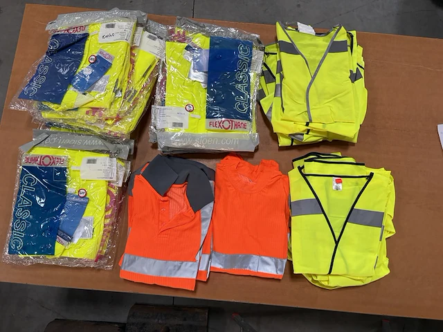 Ca.188x diverse werkkleding - afbeelding 21 van  23