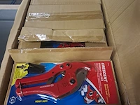 Ca.40x pvc buis knipper crescent - afbeelding 3 van  3