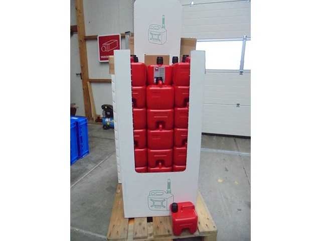 Ca.48x nieuwe jerrycans met schenktuit, rood - afbeelding 1 van  4