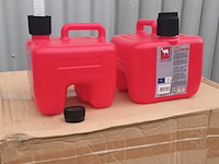 Ca.48x nieuwe jerrycans met schenktuit, rood - afbeelding 3 van  4
