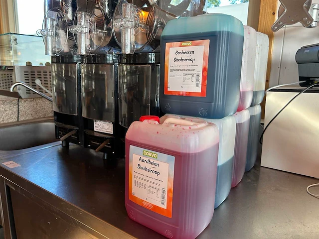 Cab skyline 3 - professionele slushmachine 3 reservoirs - afbeelding 2 van  11