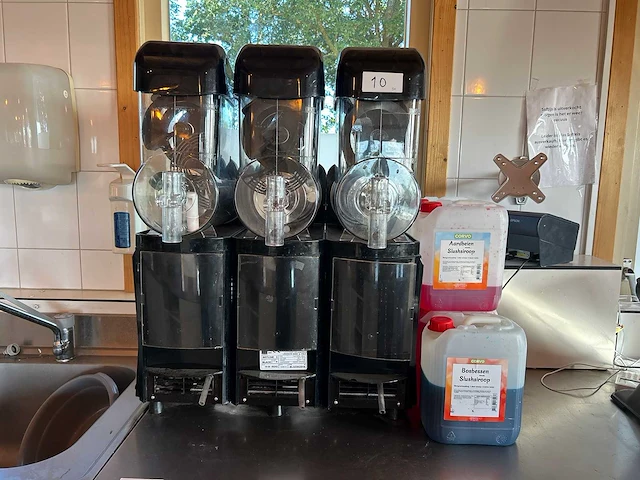 Cab skyline 3 - professionele slushmachine 3 reservoirs - afbeelding 1 van  11