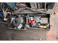 Cac - fbv 882 20”- zeecontainer met complete inhoud werkplaats container met tractor onderdelen - afbeelding 6 van  40