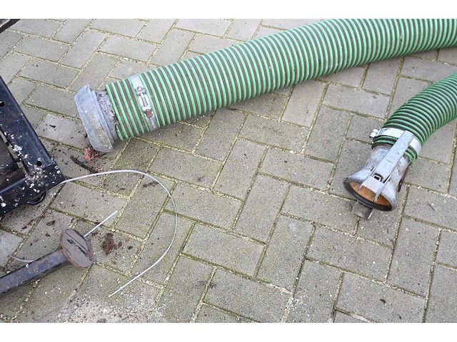 Cac - fbv 882 20”- zeecontainer met complete inhoud werkplaats container met tractor onderdelen - afbeelding 20 van  40