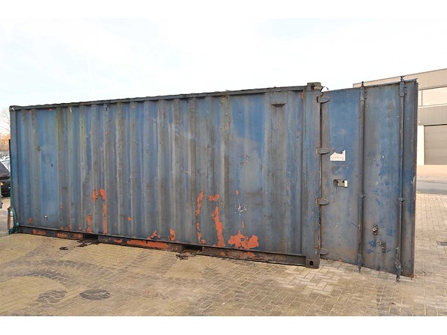 Cac - fbv 882 20”- zeecontainer met complete inhoud werkplaats container met tractor onderdelen - afbeelding 1 van  40