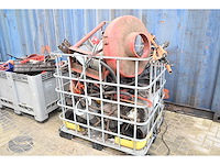 Cac - fbv 882 20”- zeecontainer met complete inhoud werkplaats container met tractor onderdelen - afbeelding 25 van  40