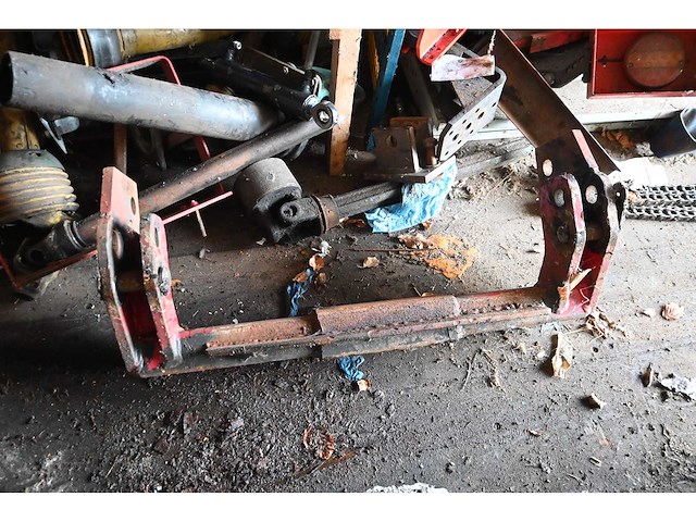 Cac - fbv 882 20”- zeecontainer met complete inhoud werkplaats container met tractor onderdelen - afbeelding 39 van  40