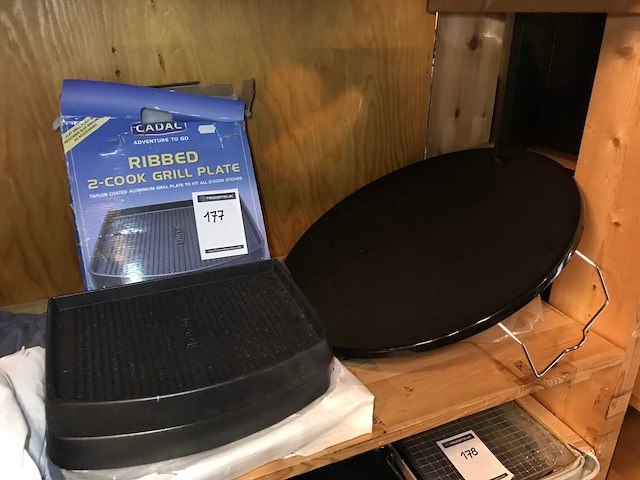 Cadac ribbed 2-cook grill plate grill platen en schaal (4x) - afbeelding 1 van  3