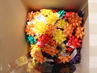 Cadeau en versierproducten w.o. lint en strikbloemen - afbeelding 4 van  4