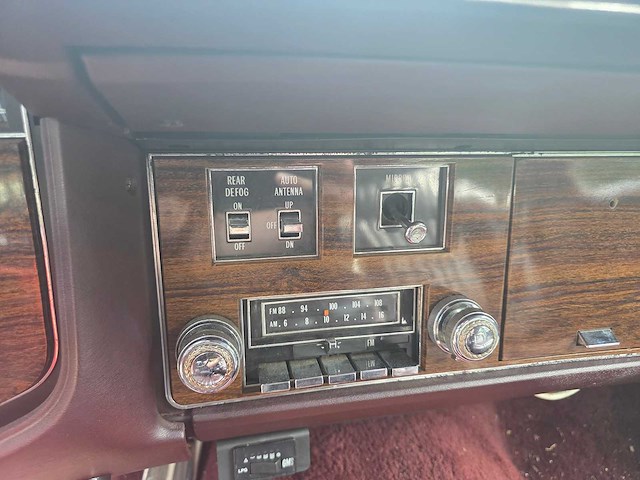 Cadillac - 1977 - seville - 5.7 - 45-zu-64 - afbeelding 2 van  14