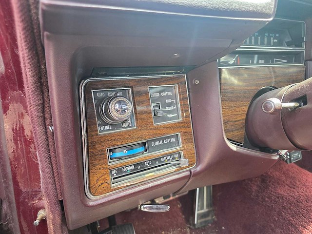 Cadillac - 1977 - seville - 5.7 - 45-zu-64 - afbeelding 13 van  14