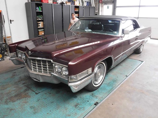 Cadillac - de ville - oldtimer - afbeelding 17 van  40