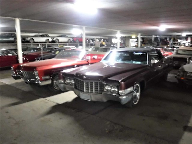 Cadillac - de ville - oldtimer - afbeelding 30 van  40