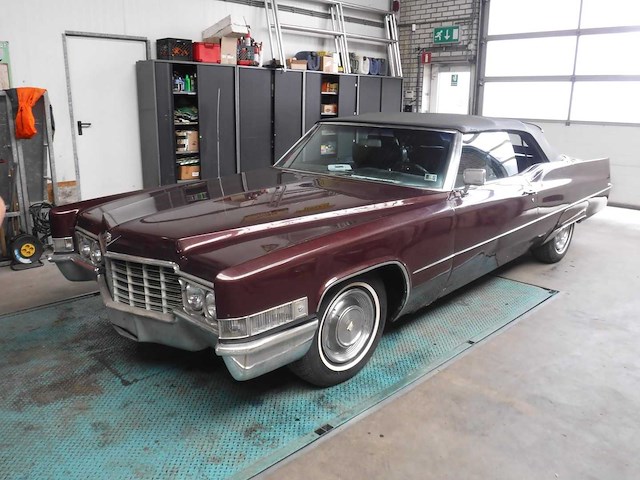Cadillac - de ville - oldtimer - afbeelding 40 van  40