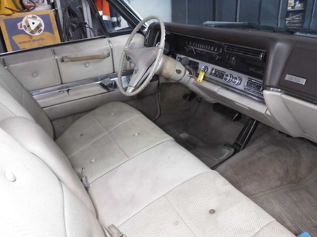 Cadillac - devillle - oldtimer - afbeelding 15 van  79