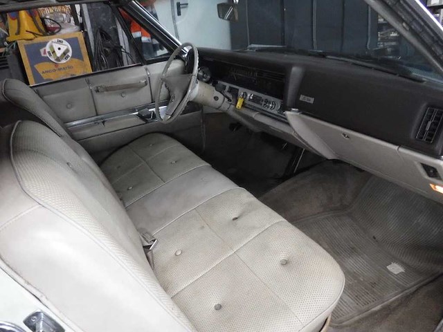 Cadillac - devillle - oldtimer - afbeelding 16 van  79