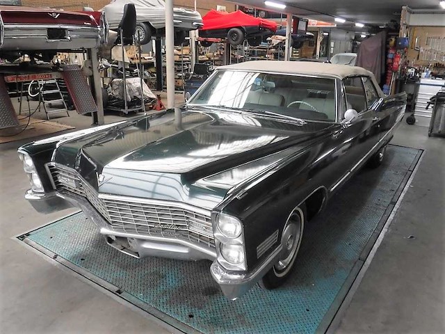 Cadillac - devillle - oldtimer - afbeelding 12 van  79