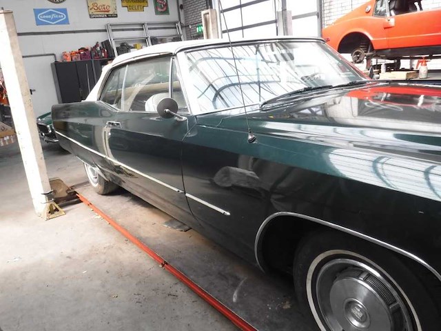 Cadillac - devillle - oldtimer - afbeelding 52 van  79