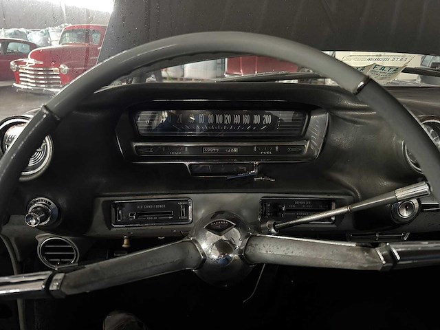 Cadillac - fleetwood - fleetwood - oldtimer - afbeelding 8 van  17