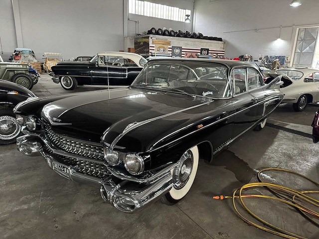 Cadillac - fleetwood - fleetwood - oldtimer - afbeelding 1 van  17