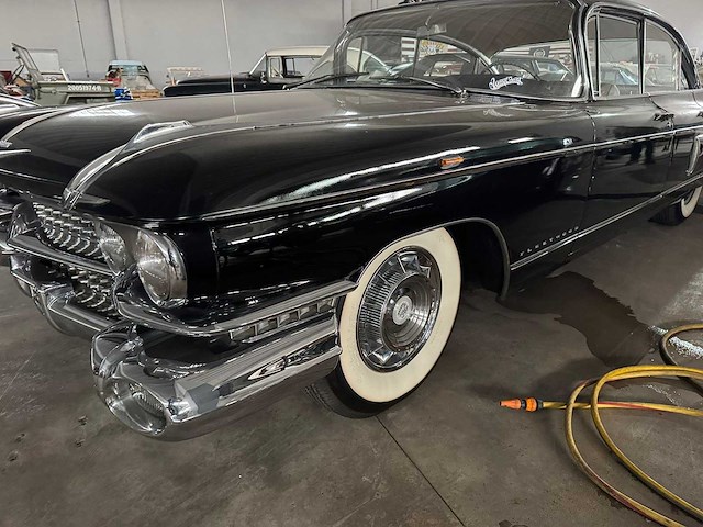 Cadillac - fleetwood - fleetwood - oldtimer - afbeelding 10 van  17