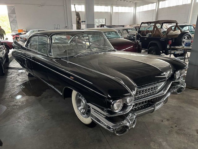 Cadillac - fleetwood - fleetwood - oldtimer - afbeelding 11 van  17